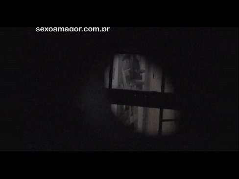 ❤️ Blondie estas sekrete filmita fare de najbara voyeur kaŝita malantaŭ kavaj brikoj ❤❌ Porno ĉe eo.pornsos-com.ru ❤