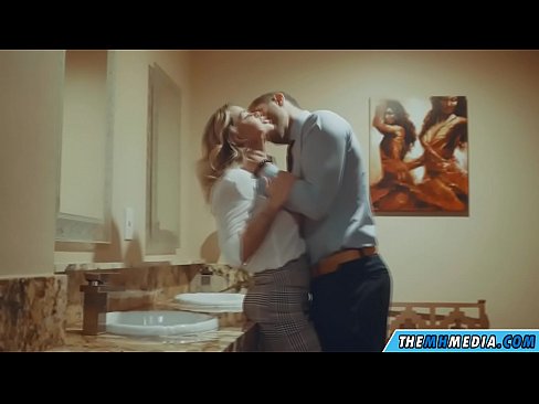 ❤️ Kiam belplena blondulo delogas vin en publika necesejo ❤❌ Porno ĉe eo.pornsos-com.ru ❤
